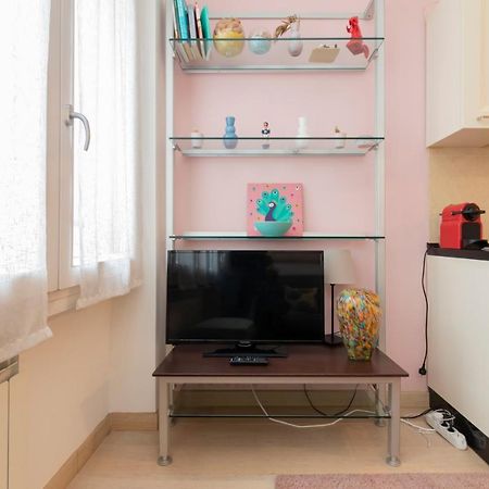 Luxury Apartment Near Bocconi Zamenhof 7 Milánó Kültér fotó